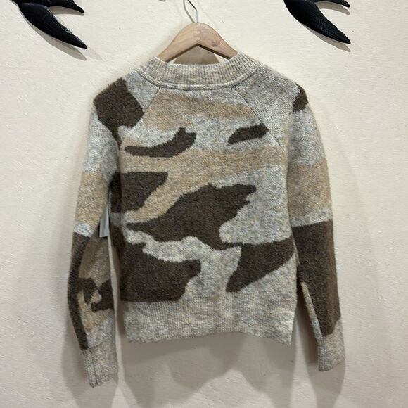 NEW! Anthropologie MOTH Marjorie Camo Sweater - Size XS - $120 - Picture 5 of 13